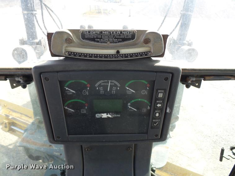 image for item DB0081 2007 John Deere 772D motor grader