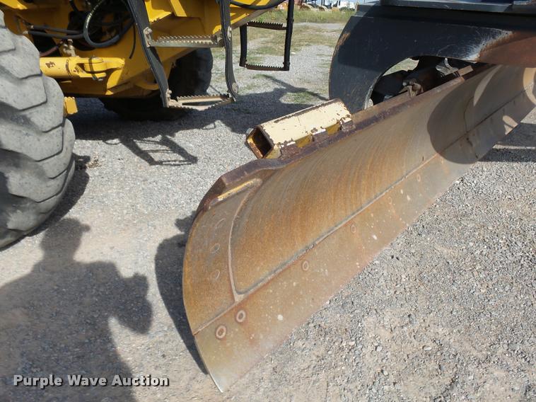 image for item DB0081 2007 John Deere 772D motor grader