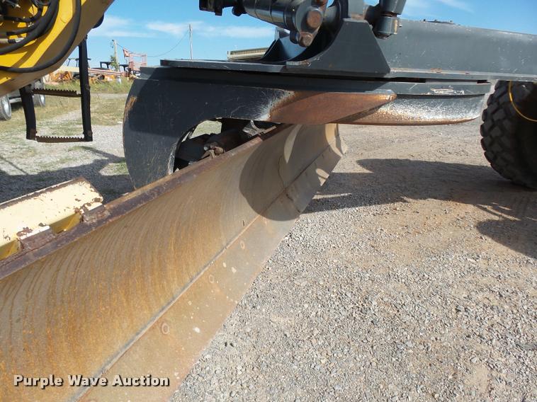 image for item DB0081 2007 John Deere 772D motor grader