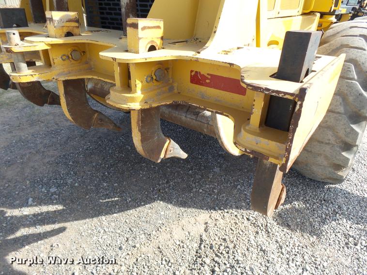 image for item DB0081 2007 John Deere 772D motor grader