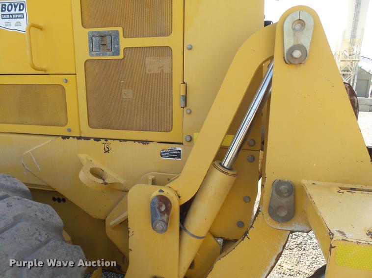 image for item DB0081 2007 John Deere 772D motor grader