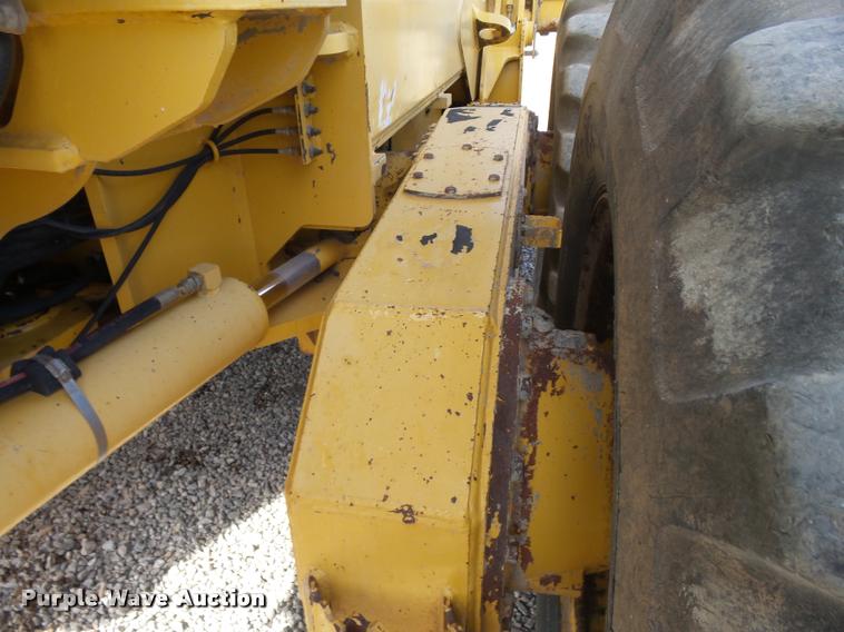 image for item DB0081 2007 John Deere 772D motor grader