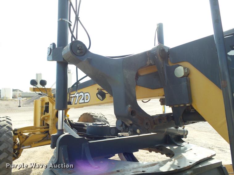 image for item DB0081 2007 John Deere 772D motor grader