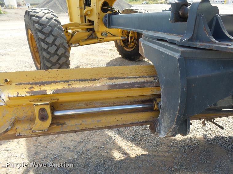 image for item DB0081 2007 John Deere 772D motor grader