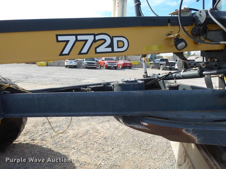 image for item DB0081 2007 John Deere 772D motor grader