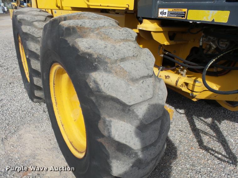 image for item DB0081 2007 John Deere 772D motor grader