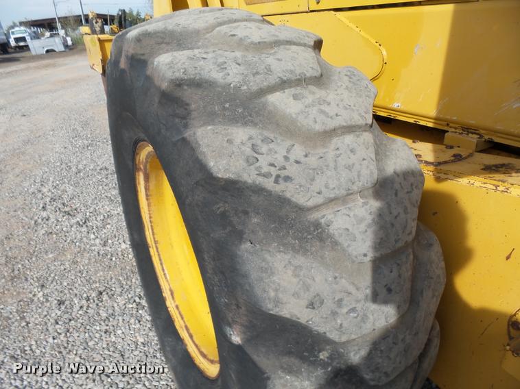 image for item DB0081 2007 John Deere 772D motor grader