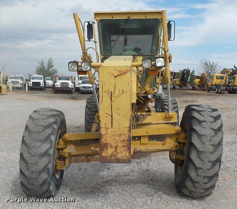 image for item DB0082 2002 Caterpillar 140H VHP motor grader