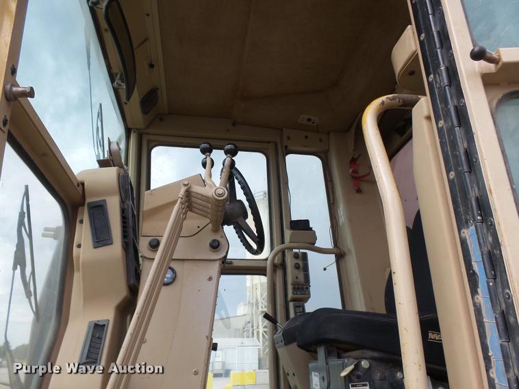 image for item DB0082 2002 Caterpillar 140H VHP motor grader