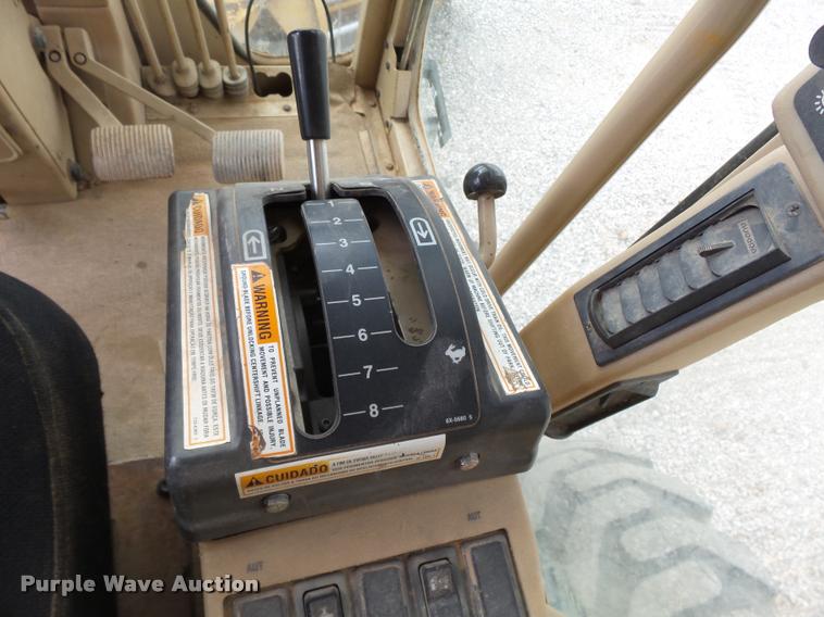 image for item DB0082 2002 Caterpillar 140H VHP motor grader