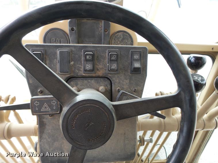 image for item DB0082 2002 Caterpillar 140H VHP motor grader