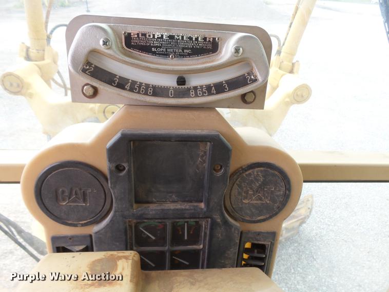 image for item DB0082 2002 Caterpillar 140H VHP motor grader