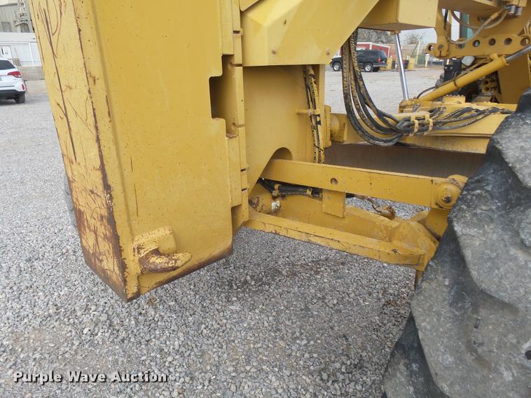 image for item DB0082 2002 Caterpillar 140H VHP motor grader