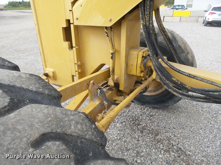 image for item DB0082 2002 Caterpillar 140H VHP motor grader