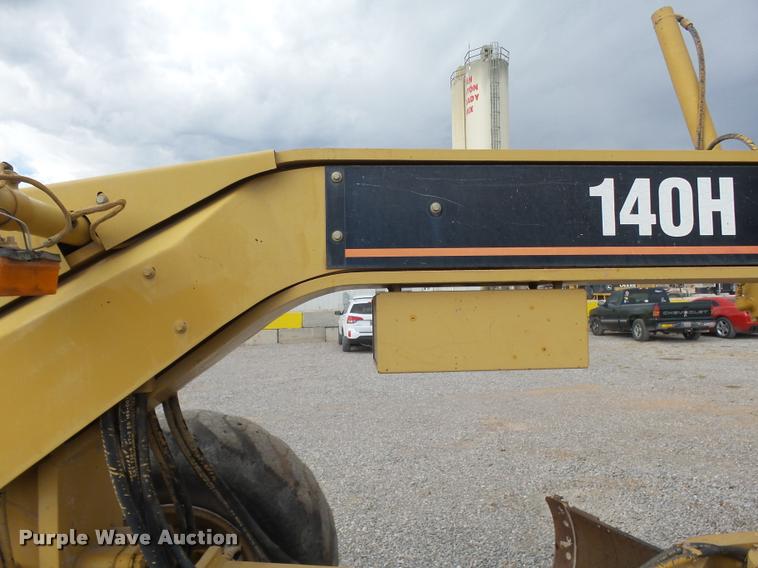 image for item DB0082 2002 Caterpillar 140H VHP motor grader