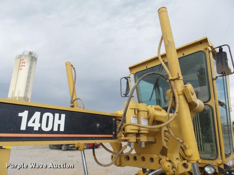 image for item DB0082 2002 Caterpillar 140H VHP motor grader