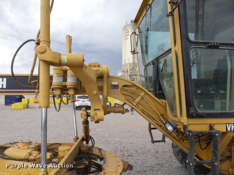 image for item DB0082 2002 Caterpillar 140H VHP motor grader