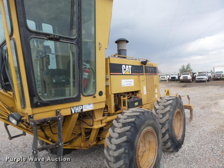 image for item DB0082 2002 Caterpillar 140H VHP motor grader