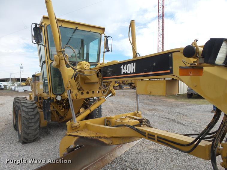 image for item DB0082 2002 Caterpillar 140H VHP motor grader