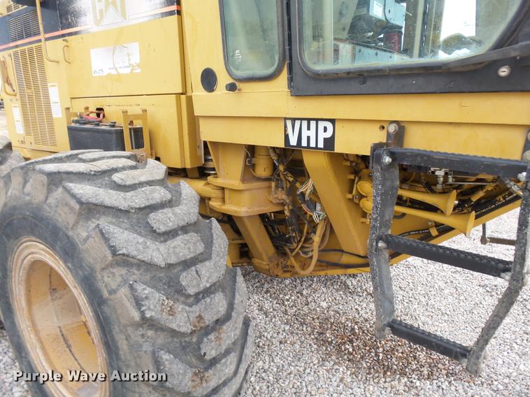 image for item DB0082 2002 Caterpillar 140H VHP motor grader