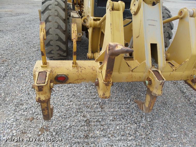 image for item DB0082 2002 Caterpillar 140H VHP motor grader