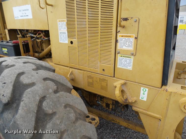 image for item DB0082 2002 Caterpillar 140H VHP motor grader