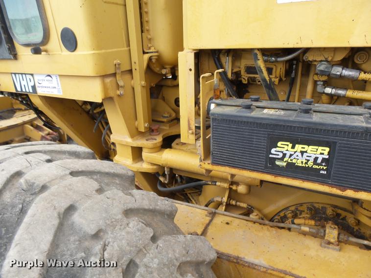 image for item DB0082 2002 Caterpillar 140H VHP motor grader