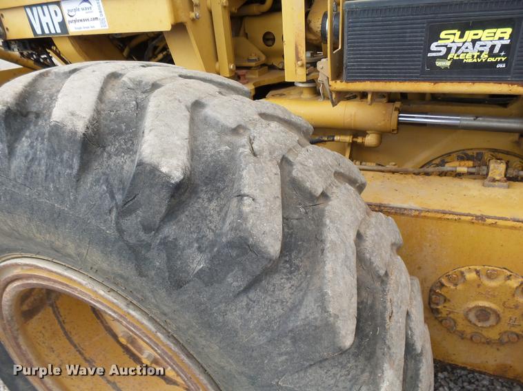 image for item DB0082 2002 Caterpillar 140H VHP motor grader