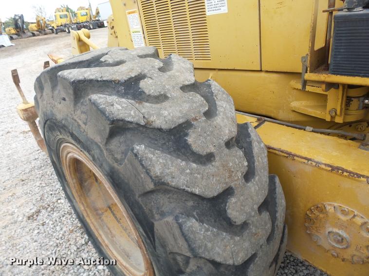 image for item DB0082 2002 Caterpillar 140H VHP motor grader