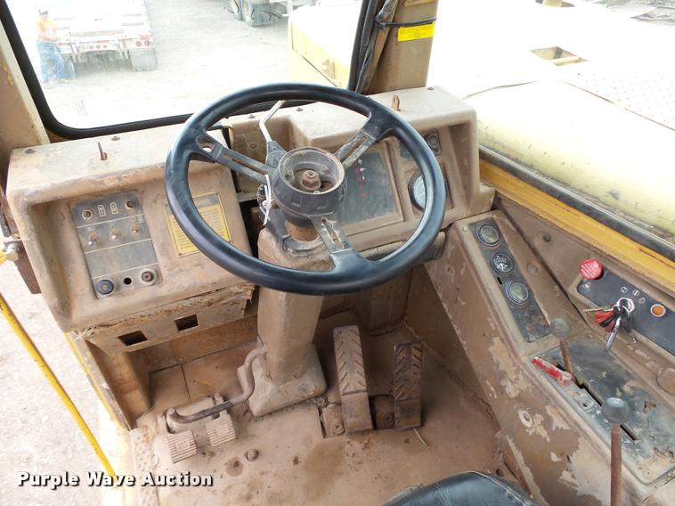 image for item DB0083 1987 Caterpillar 631E conventional scraper