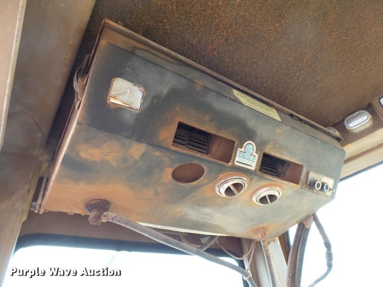 image for item DB0083 1987 Caterpillar 631E conventional scraper