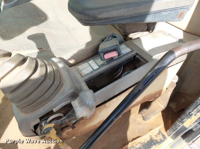 image for item DB0084 2002 Caterpillar 330BL excavator