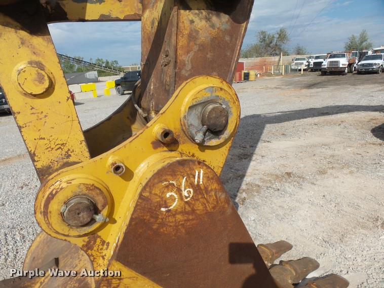 image for item DB0084 2002 Caterpillar 330BL excavator