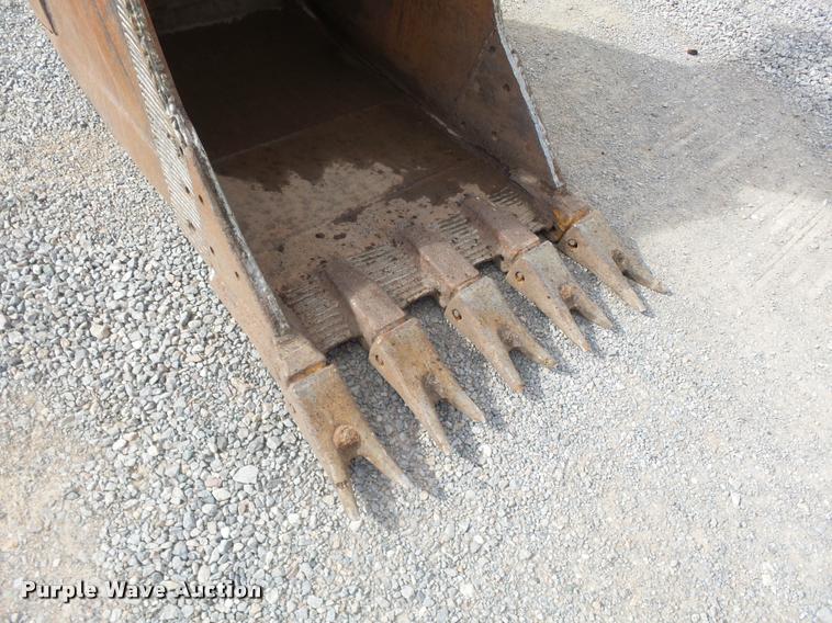 image for item DB0085 2004 Caterpillar 330C L excavator