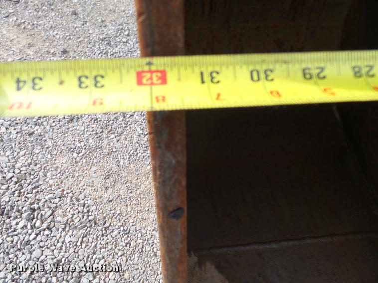 image for item DB0085 2004 Caterpillar 330C L excavator