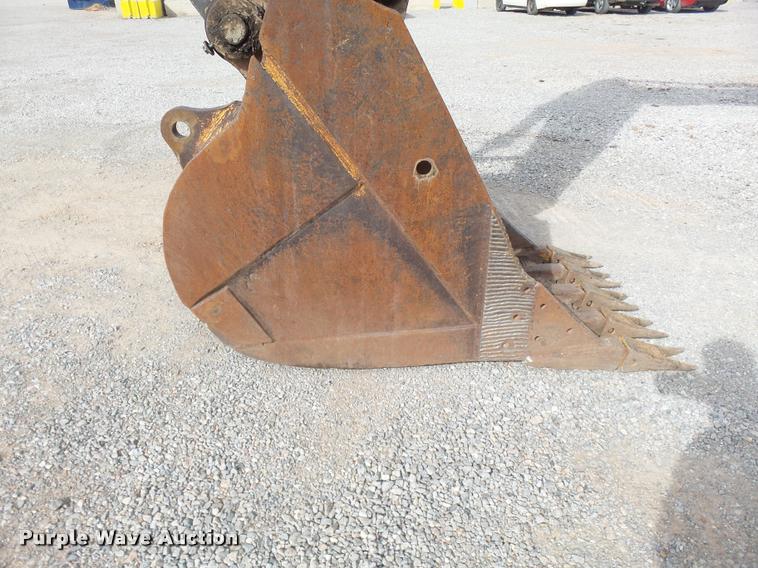 image for item DB0085 2004 Caterpillar 330C L excavator
