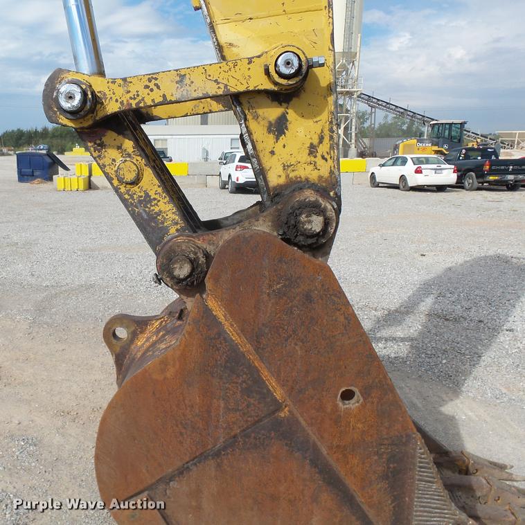image for item DB0085 2004 Caterpillar 330C L excavator