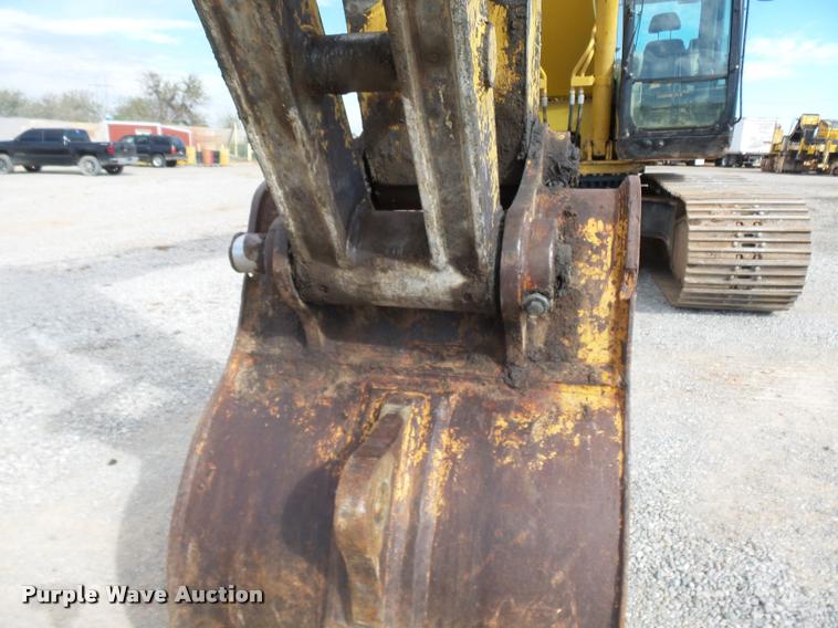 image for item DB0085 2004 Caterpillar 330C L excavator
