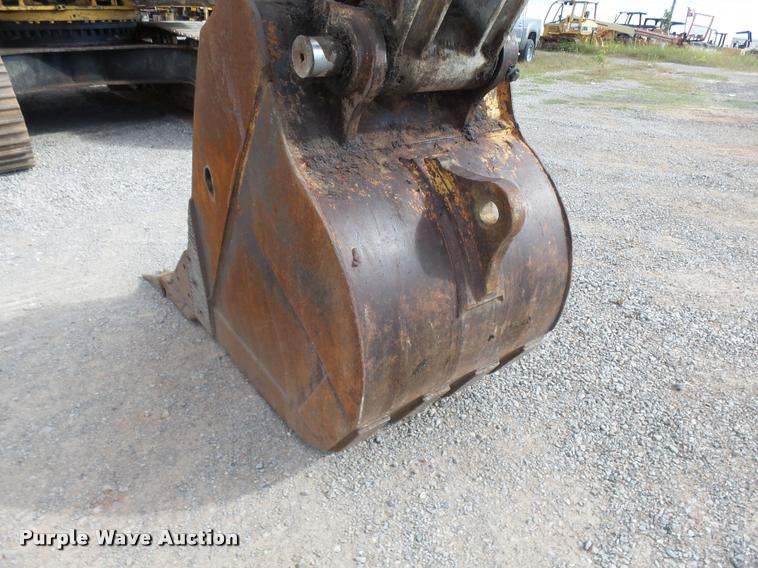 image for item DB0085 2004 Caterpillar 330C L excavator