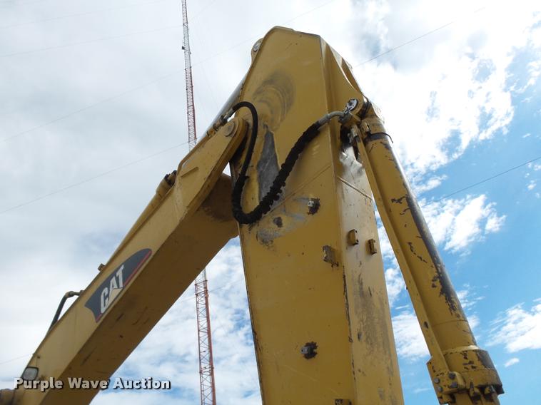 image for item DB0085 2004 Caterpillar 330C L excavator