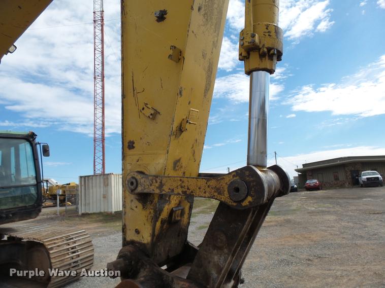 image for item DB0085 2004 Caterpillar 330C L excavator