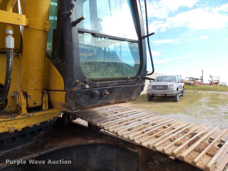 image for item DB0085 2004 Caterpillar 330C L excavator