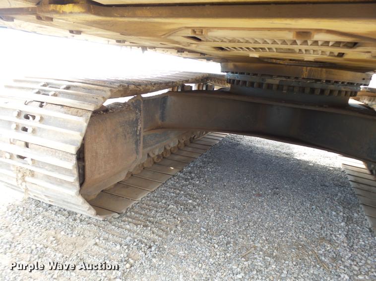 image for item DB0085 2004 Caterpillar 330C L excavator