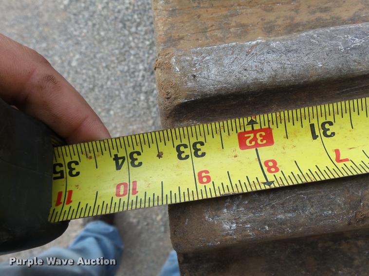 image for item DB0085 2004 Caterpillar 330C L excavator