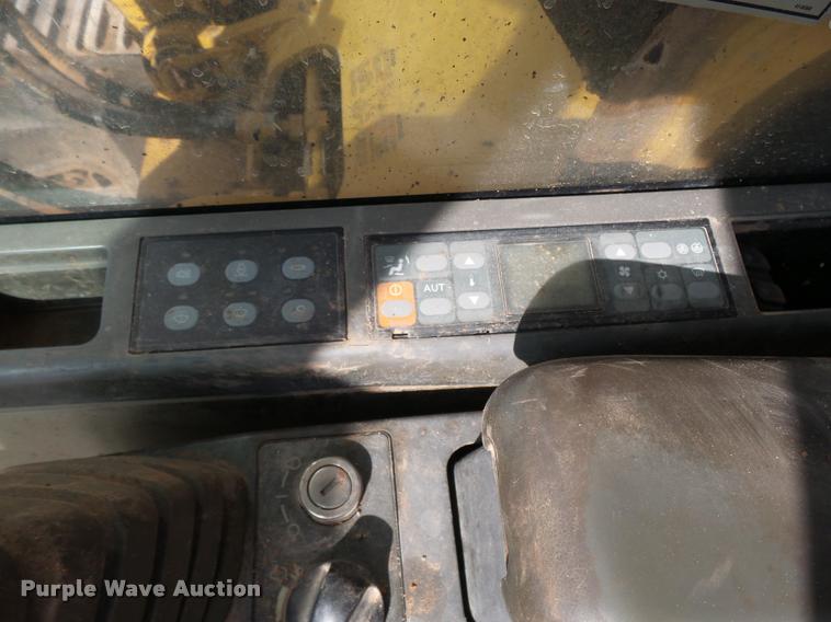 image for item DB0086 2004 Caterpillar 330C L excavator