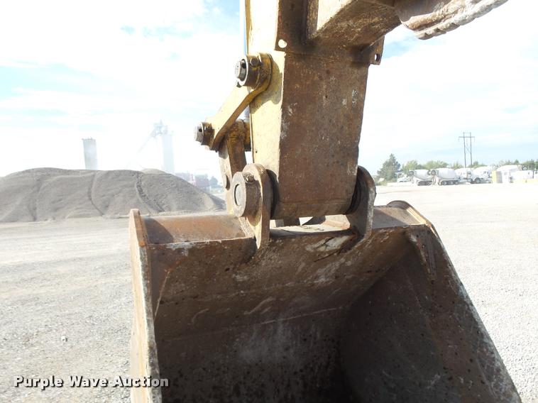 image for item DB0086 2004 Caterpillar 330C L excavator