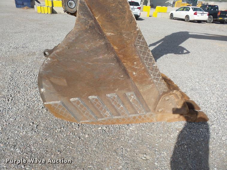 image for item DB0086 2004 Caterpillar 330C L excavator