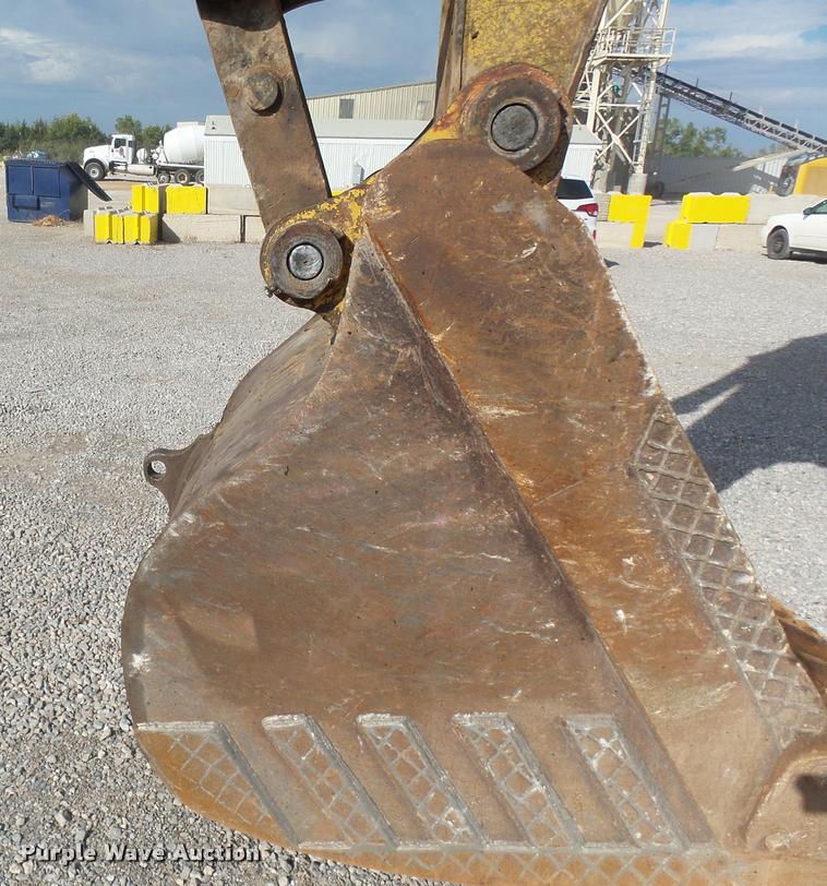 image for item DB0086 2004 Caterpillar 330C L excavator