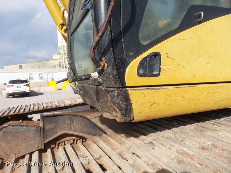 image for item DB0086 2004 Caterpillar 330C L excavator