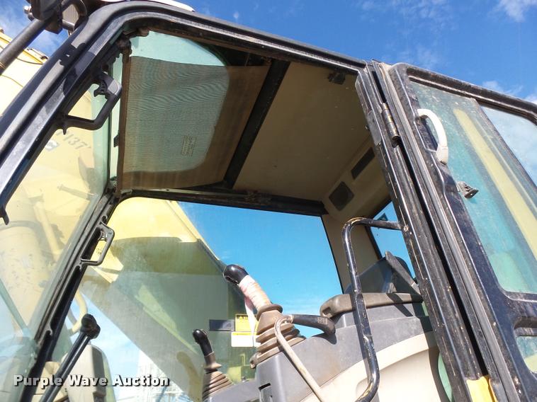 image for item DB0087 2004 Caterpillar 330C L excavator